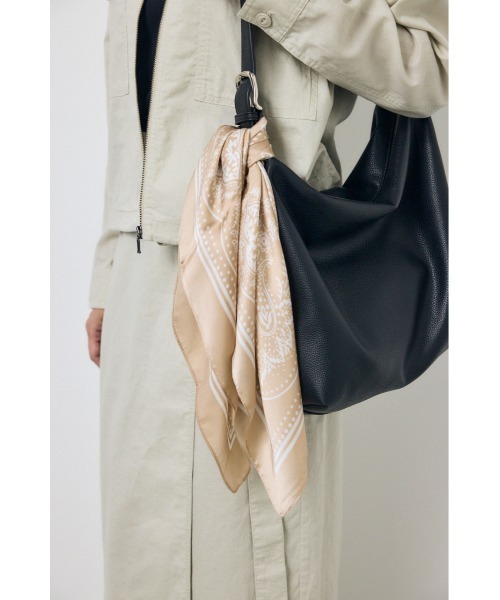 AZUL by moussy(アズールバイマウジー)の「ペイズリー柄スカーフ(バンダナ/スカーフ・レディース・ミント/ライトベージュ・FREE)」の3枚目の写真