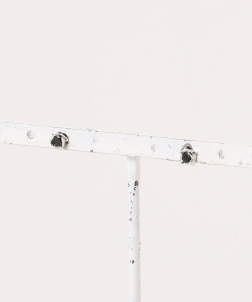 WARAIJOGO(ワライジョウゴ)の「EK565/ブラックストーンペアピアス/両耳用/メンズ(NEZ)(ピアス(両耳用)・メンズ・シルバー・FREE)」の6枚目の写真