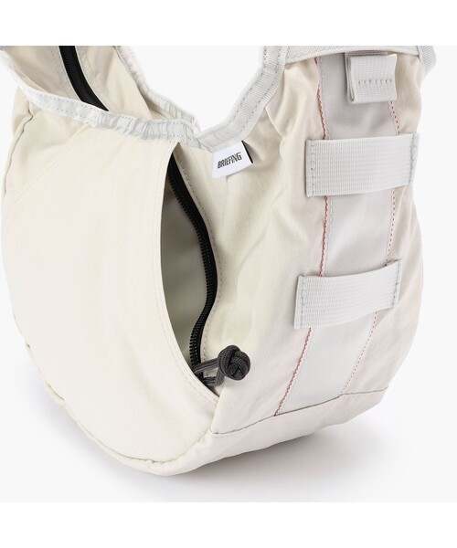 BRIEFING(ブリーフィング)の「HOBO BAG WIDE(Sサイズ)(ショルダーバッグ・メンズ・ブラック/オフホワイト・FREE)」の7枚目の写真