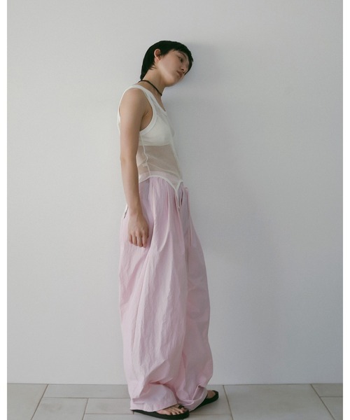 anuke(アンヌーク)の「Volumetuck Cocoon Pants(その他パンツ・レディース・ブラック/ホワイト/ブラウン/ピンク・36inch/38inch)」の22枚目の写真