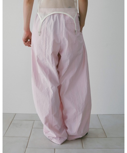 anuke(アンヌーク)の「Volumetuck Cocoon Pants(その他パンツ・レディース・ブラック/ホワイト/ブラウン/ピンク・36inch/38inch)」の20枚目の写真