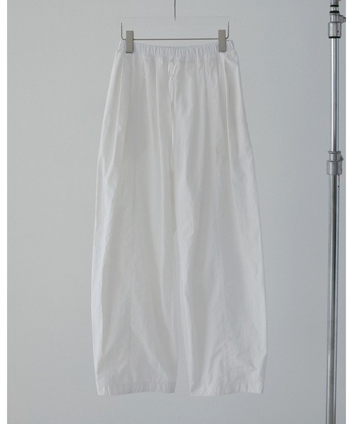 anuke(アンヌーク)の「Volumetuck Cocoon Pants(その他パンツ・レディース・ブラック/ホワイト/ブラウン/ピンク・36inch/38inch)」の9枚目の写真