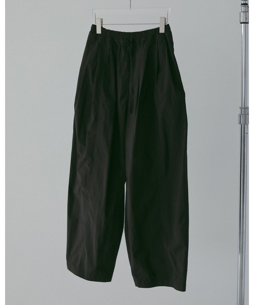 anuke(アンヌーク)の「Volumetuck Cocoon Pants(その他パンツ・レディース・ブラック/ホワイト/ブラウン/ピンク・36inch/38inch)」の8枚目の写真