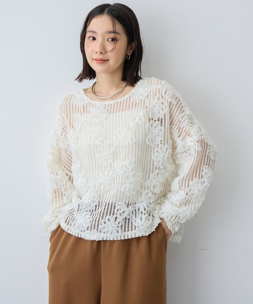 anyfee(エニフィー)の「【anyfee/大きいサイズ】3Dフラワーレースメッシュトップス(シャツ/ブラウス・レディース・ブラック/アイボリー・3L/LL/5L/4L)」の7枚目の写真