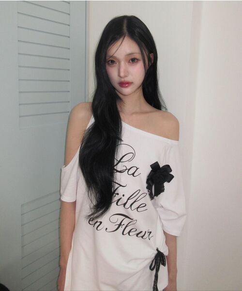 ILLIGO（イリゴ）の「カットアウトロゼットTシャツホワイト（Tシャツ/カットソー・レディース・その他・OS）」の8枚目の写真
