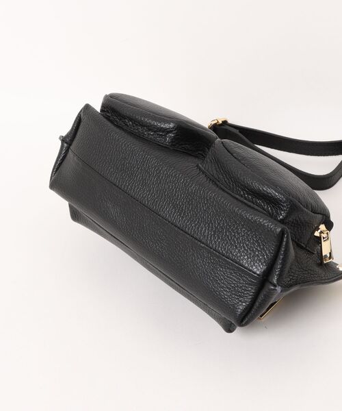 AULENTTI(オウレンティ)の「【AULENTTI/オウレンティ】レザーショルダーバッグ(ショルダーバッグ・レディース・ブラック・FREE)」の3枚目の写真