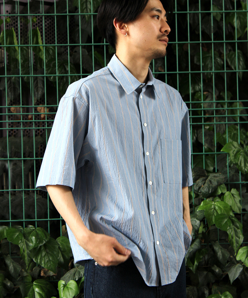 WISM（ウィズム）の「NAMELESSNESS / ネームレスネス COTTON SHORT SLEEVE SHIRT（シャツ/ブラウス・メンズ・ブラック/ホワイト/ブルー・3/2）」の3枚目の写真