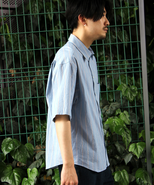 WISM（ウィズム）の「NAMELESSNESS / ネームレスネス COTTON SHORT SLEEVE SHIRT（シャツ/ブラウス・メンズ・ブラック/ホワイト/ブルー・3/2）」の9枚目の写真