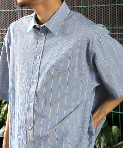 WISM（ウィズム）の「NAMELESSNESS / ネームレスネス COTTON SHORT SLEEVE SHIRT（シャツ/ブラウス・メンズ・ブラック/ホワイト/ブルー・3/2）」の8枚目の写真