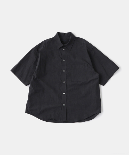 WISM（ウィズム）の「NAMELESSNESS / ネームレスネス COTTON SHORT SLEEVE SHIRT（シャツ/ブラウス・メンズ・ブラック/ホワイト/ブルー・3/2）」の18枚目の写真
