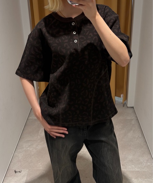 ANDER HUNK(アンダーハンク)の「Reopard Henry neck Thermal T / レオパードヘンリーネックサーマルT(Tシャツ/カットソー・メンズ・ブラック/ブラウン・MEDIUM/LARGE)」の8枚目の写真