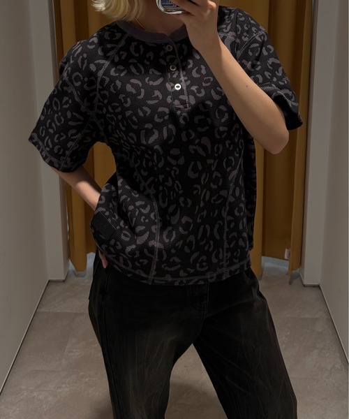 ANDER HUNK(アンダーハンク)の「Reopard Henry neck Thermal T / レオパードヘンリーネックサーマルT(Tシャツ/カットソー・メンズ・ブラック/ブラウン・MEDIUM/LARGE)」の11枚目の写真