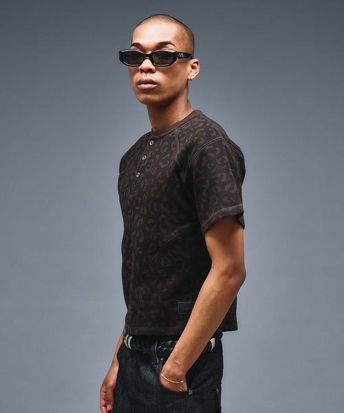 ANDER HUNK(アンダーハンク)の「Reopard Henry neck Thermal T / レオパードヘンリーネックサーマルT(Tシャツ/カットソー・メンズ・ブラック/ブラウン・MEDIUM/LARGE)」の12枚目の写真