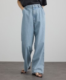 KURO（クロ）の「【KURO for SALON（クロ）】別注EASY TUCK DENIM LIGHT INDIGO / デニムパンツ（デニムパンツ）」