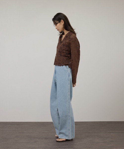 KURO(クロ)の「【KURO for SALON(クロ)】別注EASY TUCK DENIM LIGHT INDIGO / デニムパンツ(デニムパンツ・レディース・サックスブルー・1/0)」の4枚目の写真