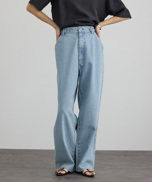 KURO(クロ)の「【KURO for SALON(クロ)】別注EASY TUCK DENIM LIGHT INDIGO / デニムパンツ(デニムパンツ・レディース・サックスブルー・1/0)」の6枚目の写真