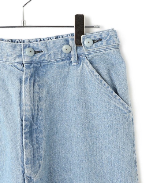 KURO(クロ)の「【KURO for SALON(クロ)】別注EASY TUCK DENIM LIGHT INDIGO / デニムパンツ(デニムパンツ・レディース・サックスブルー・1/0)」の22枚目の写真