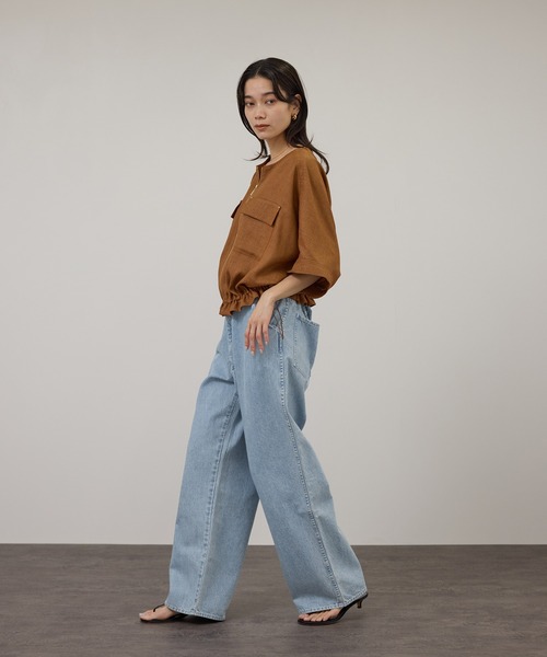KURO(クロ)の「【KURO for SALON(クロ)】別注EASY TUCK DENIM LIGHT INDIGO / デニムパンツ(デニムパンツ・レディース・サックスブルー・1/0)」の12枚目の写真