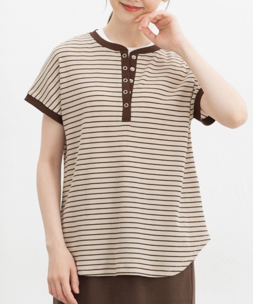 Honeys(ハニーズ)の「ヘンリーネックトップス(Tシャツ/カットソー・レディース・ベージュ系その他2/スミクロ/ホワイト×ブラック/オートミール/レッド/サックスブルー・L/LL/M)」の4枚目の写真