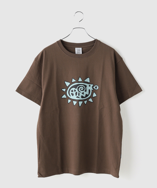 YESEYESEE(イエスアイシー)の「YESEYESEE / イエスアイシー Y.E.S Spiral Tee(Tシャツ/カットソー・メンズ・ブラウン/ホワイト/ブラック・MEDIUM/LARGE)」の3枚目の写真
