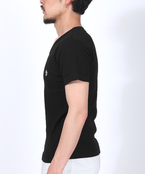 LUXSTYLE(ラグスタイル)の「テレコ刺繍VネックTシャツ(Tシャツ/カットソー・メンズ・ブラック/ホワイト・M/L)」の5枚目の写真
