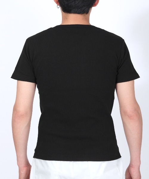 LUXSTYLE(ラグスタイル)の「テレコ刺繍VネックTシャツ(Tシャツ/カットソー・メンズ・ブラック/ホワイト・M/L)」の4枚目の写真