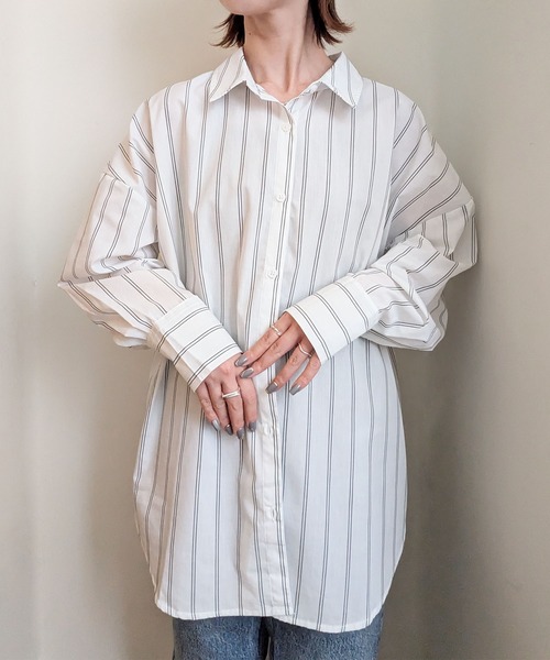 styiro(スタイロ)の「オーバーサイズストライプシャツ レディース 長袖 羽織り ビッグシャツ オフィスカジュアル 秋服(シャツ/ブラウス・レディース・ホワイト/ネイビー系/グリーン・L/M)」の9枚目の写真