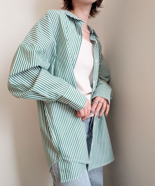 styiro(スタイロ)の「オーバーサイズストライプシャツ レディース 長袖 羽織り ビッグシャツ オフィスカジュアル 秋服(シャツ/ブラウス・レディース・ホワイト/ネイビー系/グリーン・L/M)」の16枚目の写真