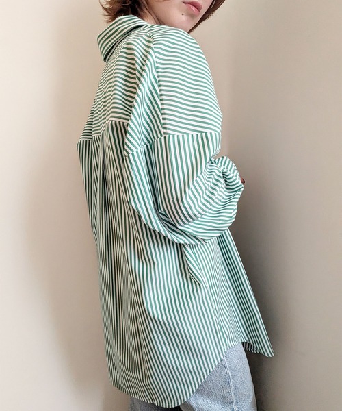 styiro(スタイロ)の「オーバーサイズストライプシャツ レディース 長袖 羽織り ビッグシャツ オフィスカジュアル 秋服(シャツ/ブラウス・レディース・ホワイト/ネイビー系/グリーン・L/M)」の17枚目の写真