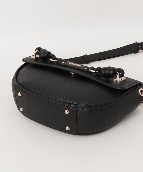 CAMELIA Flap Shoulder Bag | GUESS(ゲス) JAPAN 公式オンラインストア