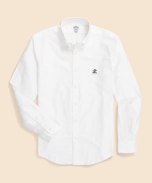 BROOKS BROTHERS(ブルックスブラザーズ)の「【アメリカ建国250th記念】オックスフォード 星条旗GFロゴ ポロカラーシャツ Regular Fit(シャツ/ブラウス・メンズ・ホワイト・SMALL/MEDIUM/LARGE)」の1枚目の写真