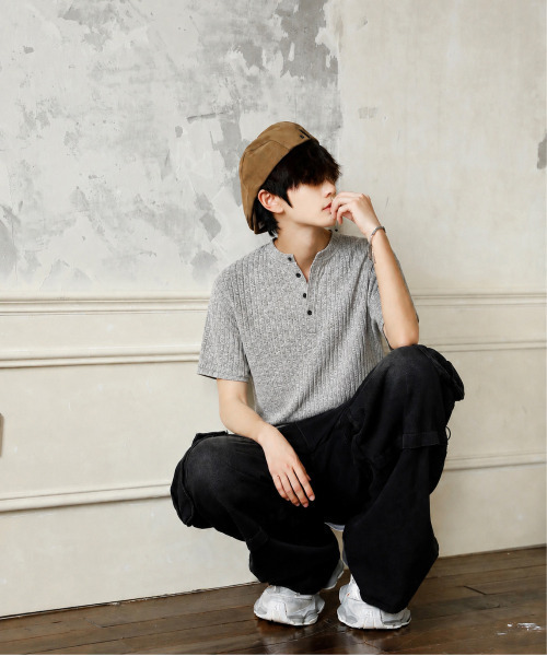 neos(ネオス)の「【neos】ヘンリーネック Tシャツ メンズ 半袖 ニットソー リブ編み ルーズシルエット 韓国 カットソー(Tシャツ/カットソー・メンズ・グレイッシュベージュ/チャコールグレー/ホワイト/ブラック・MEDIUM/LARGE/X-LARGE)」の21枚目の写真