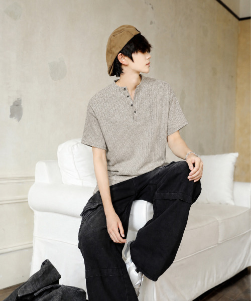neos(ネオス)の「【neos】ヘンリーネック Tシャツ メンズ 半袖 ニットソー リブ編み ルーズシルエット 韓国 カットソー(Tシャツ/カットソー・メンズ・グレイッシュベージュ/チャコールグレー/ホワイト/ブラック・MEDIUM/LARGE/X-LARGE)」の13枚目の写真