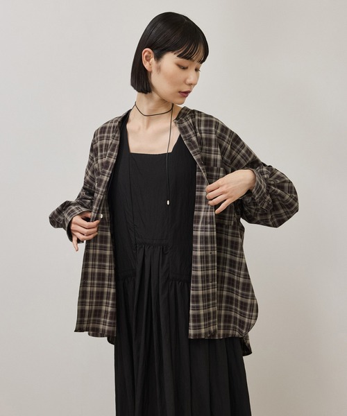 ADAM ET ROPE'(アダムエロペ)の「【定番】・【一部サイト限定】TCブロードバンドカラーシャツ(シャツ/ブラウス・レディース・ブラウン系その他/ブルー系その他6/ピンク/ベージュ系その他2/ホワイト系その他5・FREE)」の3枚目の写真