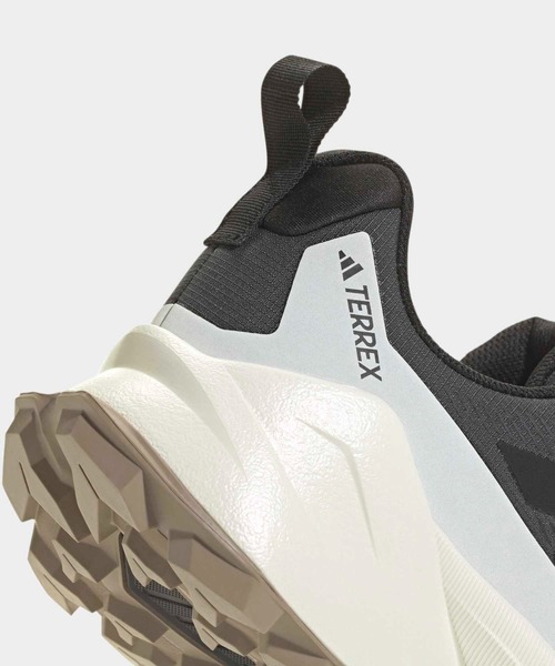 adidas(アディダス)の「テレックス トレイルメーカー 2 GORE-TEX ハイキング / Terrex Trailmaker 2 GORE-TEX Hiking / アディダス adidas(スニーカー・メンズ・ホワイト・26.0cm/26.5cm/27.0cm/27.5cm/28.0cm)」の7枚目の写真