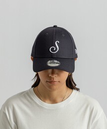 Saturdays NYC（サタデーズ ニューヨークシティ ）の「New Era（R） x Saturdays NYC "S" Logo Cap（キャップ）」