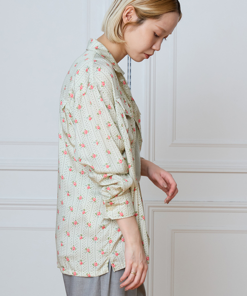 IENA LA BOUCLE(イエナラブークル)の「IENA LA BOUCLE レトロフラワープリントシャツ(シャツ/ブラウス・レディース・ストーン・FREE)」の8枚目の写真