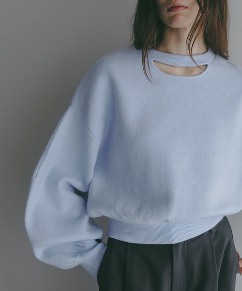 MANOF(マノフ)の「MOON SLASH NECK KNIT(ニット/セーター・レディース・ホワイト/ブラック/グレー/ブルー・F)」の21枚目の写真