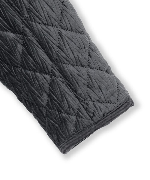 23区（ニジュウサンク）の「ベロアキルトフーディコート（その他アウター・レディース・ダークブラウン系/アイボリー系/グレー系・38）」の6枚目の写真
