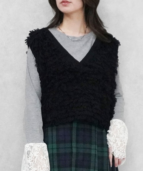 SELECT LEVERY(セレクトリベリー)の「ループフリンジVネックベスト(ベスト・レディース・ブラック/アイボリー/モカ・MEDIUM)」の1枚目の写真