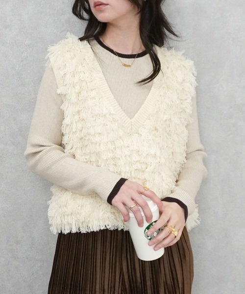 SELECT LEVERY(セレクトリベリー)の「ループフリンジVネックベスト(ベスト・レディース・ブラック/アイボリー/モカ・MEDIUM)」の10枚目の写真
