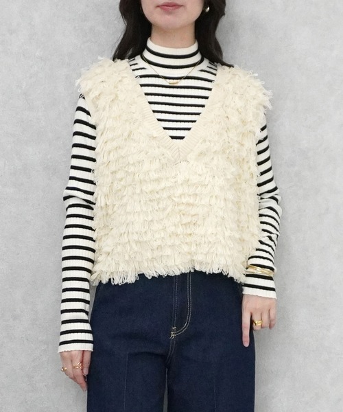 SELECT LEVERY(セレクトリベリー)の「ループフリンジVネックベスト(ベスト・レディース・ブラック/アイボリー/モカ・MEDIUM)」の8枚目の写真