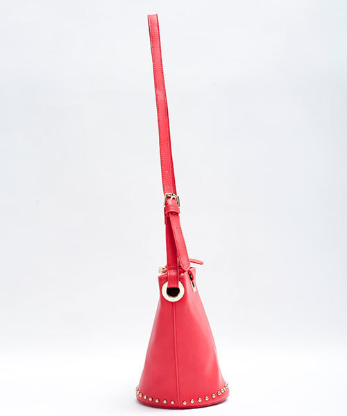 MILLION CARATS(ミリオンカラッツ)の「スタッズミニショルダーバッグ(ショルダーバッグ・レディース・ブラック/レッド/オフホワイト/ベージュ・FREE)」の9枚目の写真