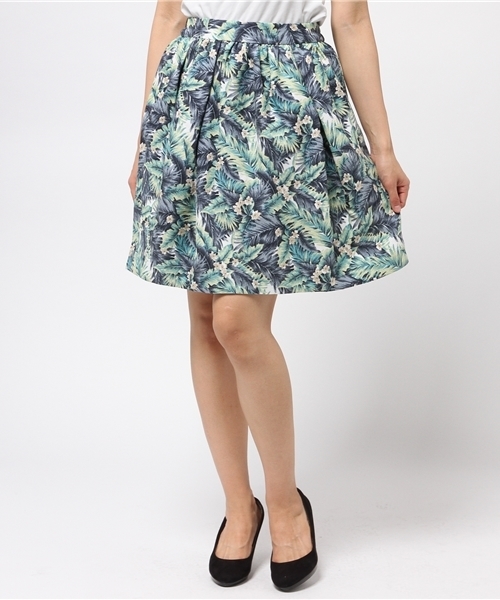 IEDIT（イディット）の「【S～XXL展開】ララステラ　コーディネイトがぱっと華やぐ大人ボタニカル柄スカート　 　　（スカート・レディース・ブラック×イエロー/グリーン系その他/ブラック×ホワイト・MEDIUM/LARGE/SMALL/XX-LARGE/X-LARGE）」の4枚目の写真