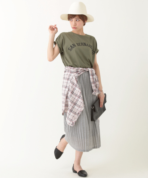 earth music&ecology(アースミュージックアンドエコロジー)の「【2016Summer】プリーツカットロングスカート(スカート・レディース・LT.Gray/ベージュ/ネイビー・FREE)」の1枚目の写真