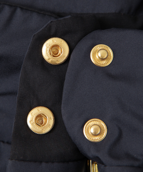 URBAN RESEARCH（アーバンリサーチ）の「UR リバーシブルダウンベスト（ダウンベスト・レディース・キャメル/ネイビー・FREE）」の20枚目の写真