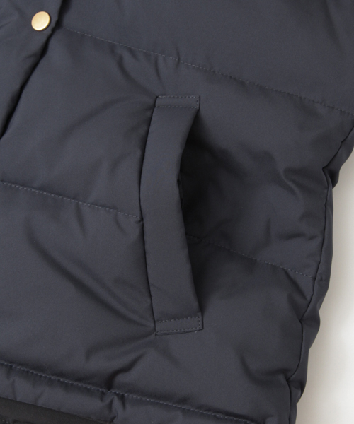 URBAN RESEARCH（アーバンリサーチ）の「UR リバーシブルダウンベスト（ダウンベスト・レディース・キャメル/ネイビー・FREE）」の22枚目の写真