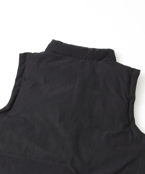 URBAN RESEARCH（アーバンリサーチ）の「UR リバーシブルダウンベスト（ダウンベスト・レディース・キャメル/ネイビー・FREE）」の7枚目の写真