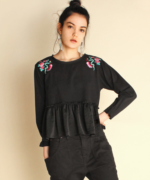 RNA（アールエヌエー）の「M0615 裾切り替えギャザープルオーバー（Tシャツ/カットソー・レディース・ホワイト/ブラック/ベビーピンク・MEDIUM）」の7枚目の写真