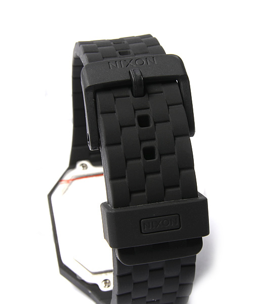 NIXON（ニクソン）の「THE RUBBER RE-RUN（アナログ腕時計・メンズ・ホワイト/スカイブルー/ブラック/パープル/ネイビー/レッド/ブラック系その他/グレー系その他/その他/ホワイト×ブラック/オレンジ/グリーン/ブラック×カーキ・FREE）」の18枚目の写真